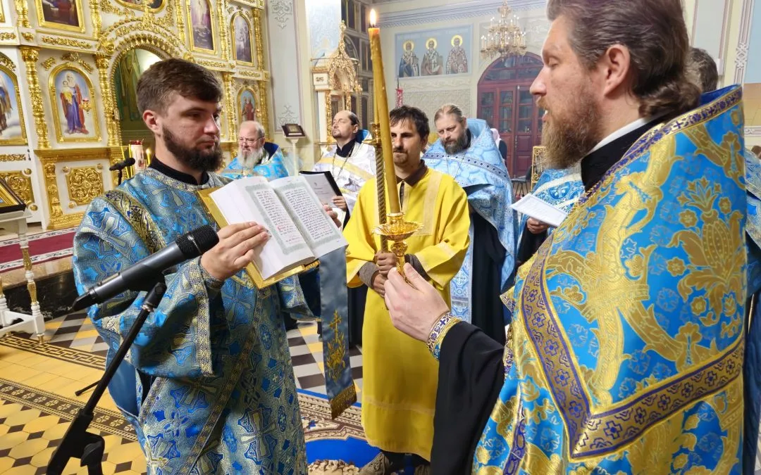 Луганск. Акафист у Луганской иконы Божией Матери