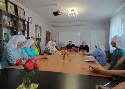 Состоялась встреча сестер милосердия с руководителем направления помощи военным госпиталям