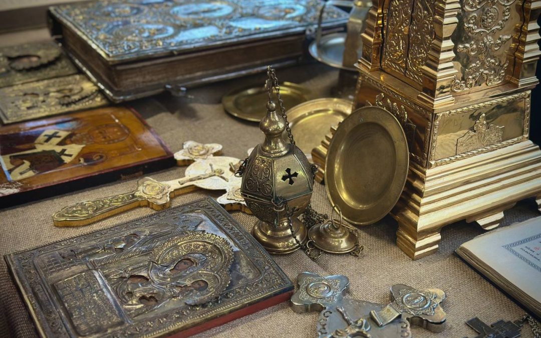 В Республиканском Доме молодежи открылась выставка церковной утвари