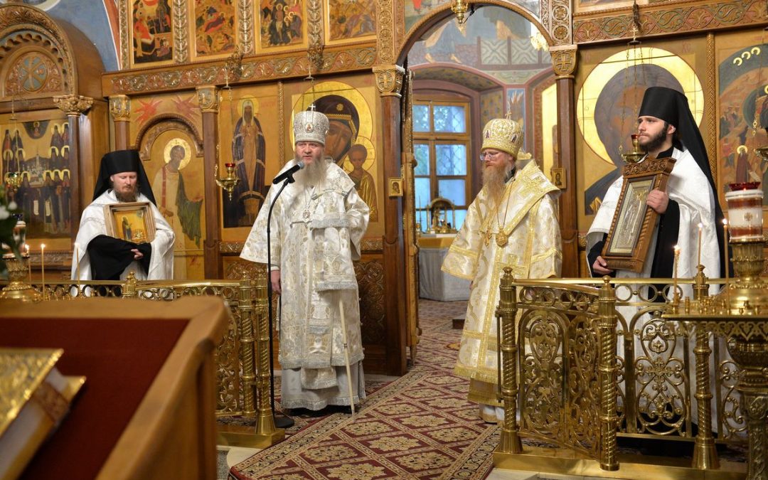 По благословению Святейшего Патриарха Кирилла, митрополит Пантелеимон совершает паломничество в Оптину пустынь