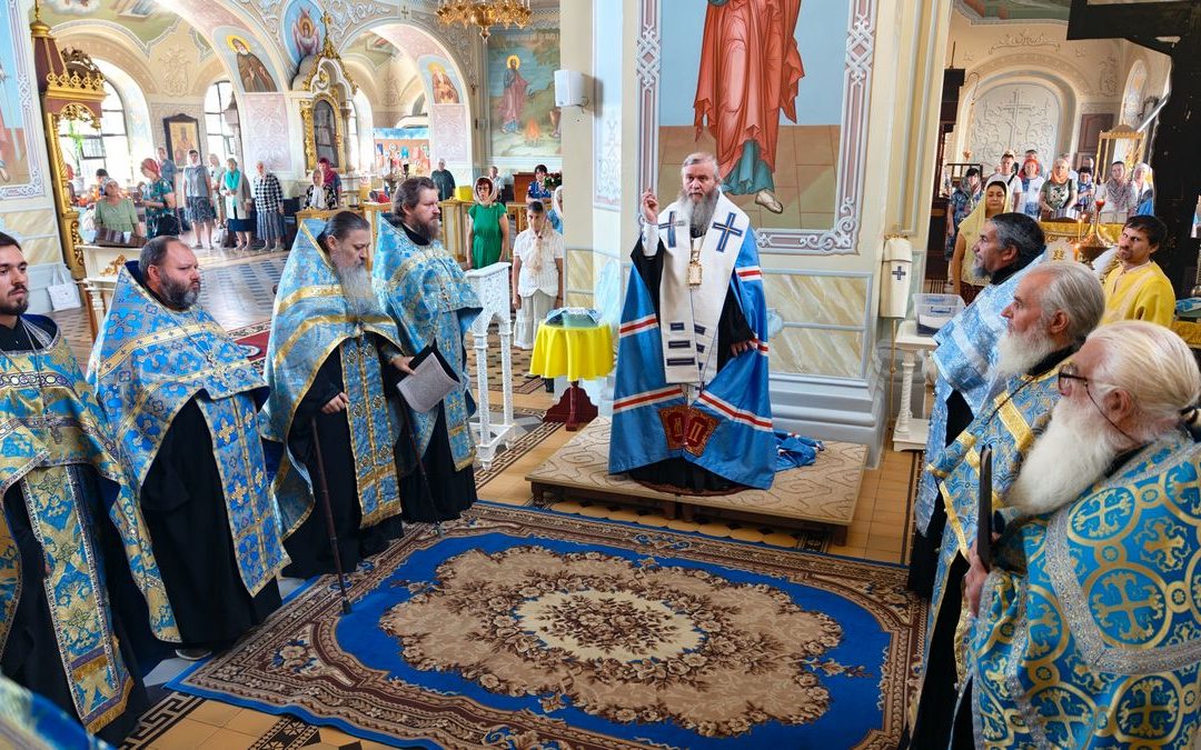 Митрополит Пантелеимон совершил молебное акафистное пение у Луганской иконы Божией Матери