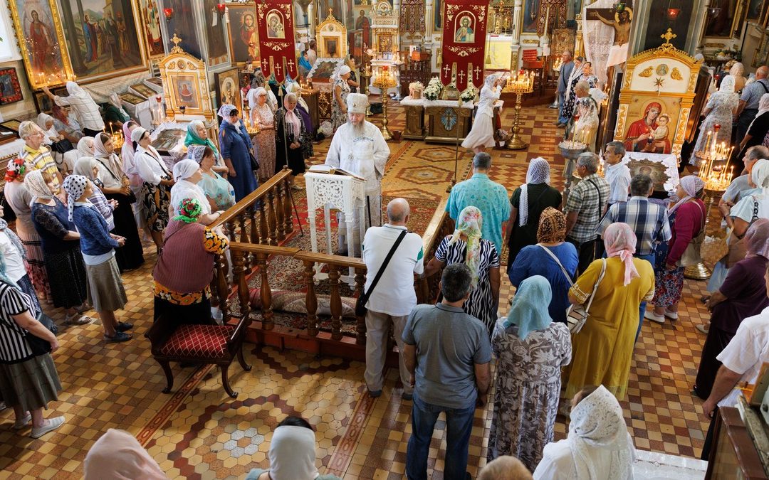Луганск. Правящий архиерей совершил богослужение в праздник Преображения Господня
