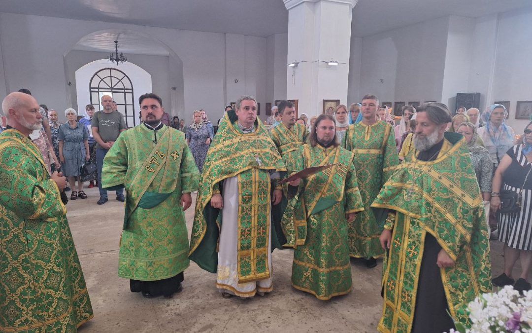 Престольный праздник на приходе иконы Божией Матери «Умиление»