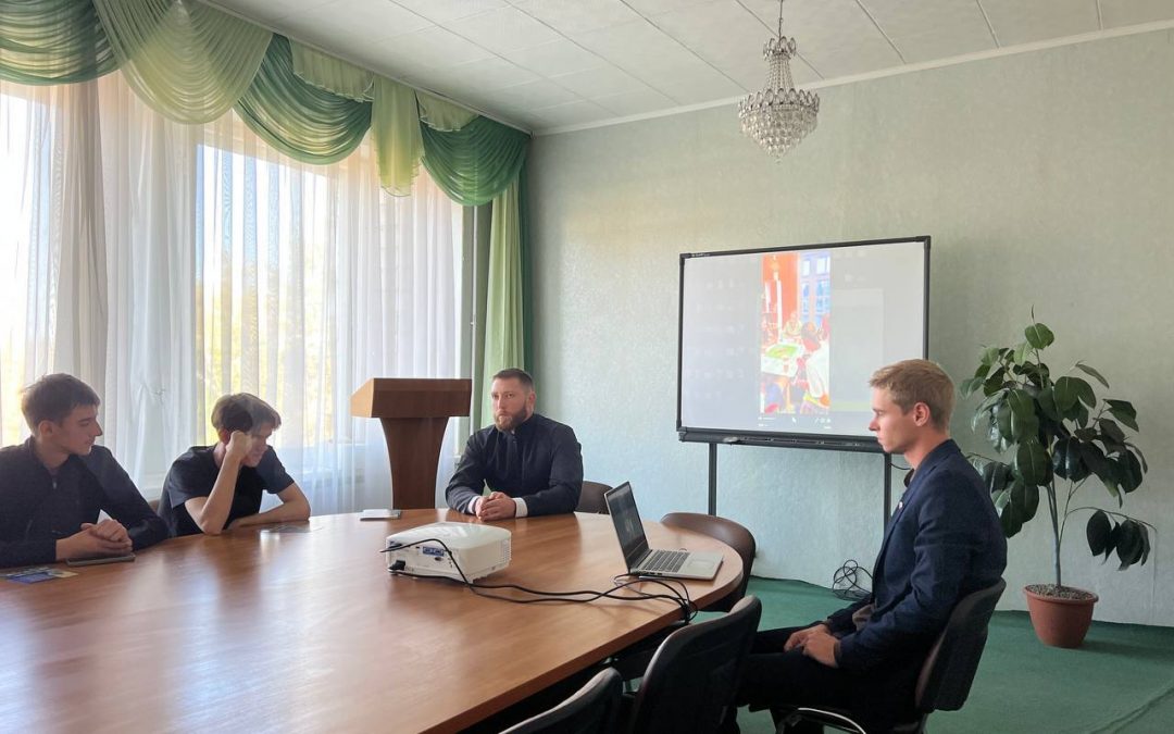 Руководитель молодежного движения «Святоград» провел встречу со студентами ЛГАУ