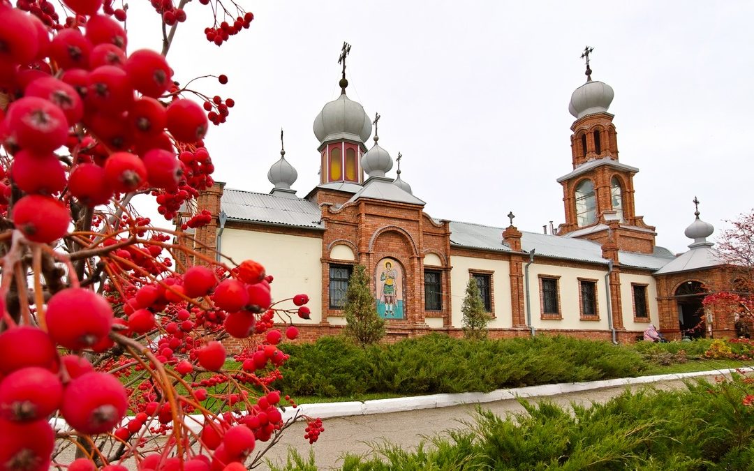 Митрополит Пантелеимон возглавил престольный праздник храма святого великомученика Димитрия Солунского