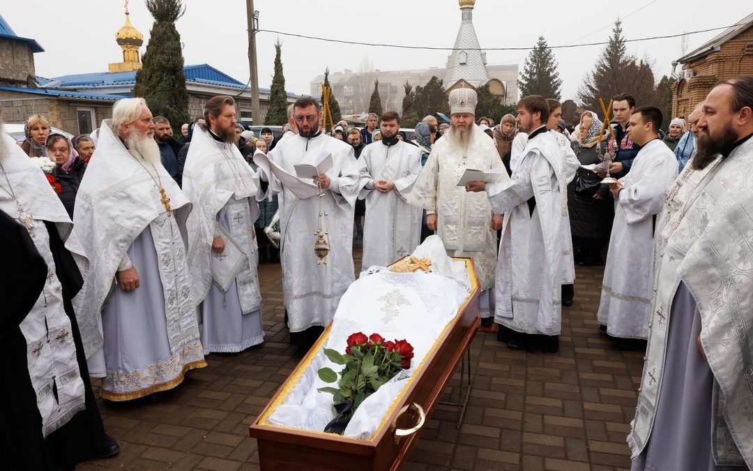 Митрополит Пантелеимон в сослужении духовенства совершил заупокойную Литургию и отпевание новопреставленного иерея Сергия Дурунчи