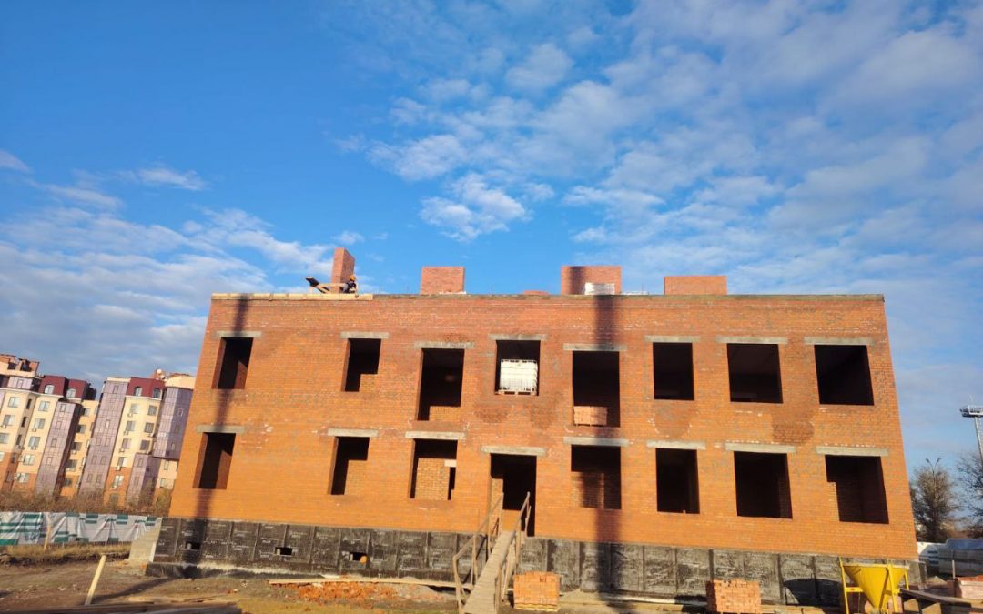 В Луганске продолжается строительство епархиального Духовно-просветительского центра