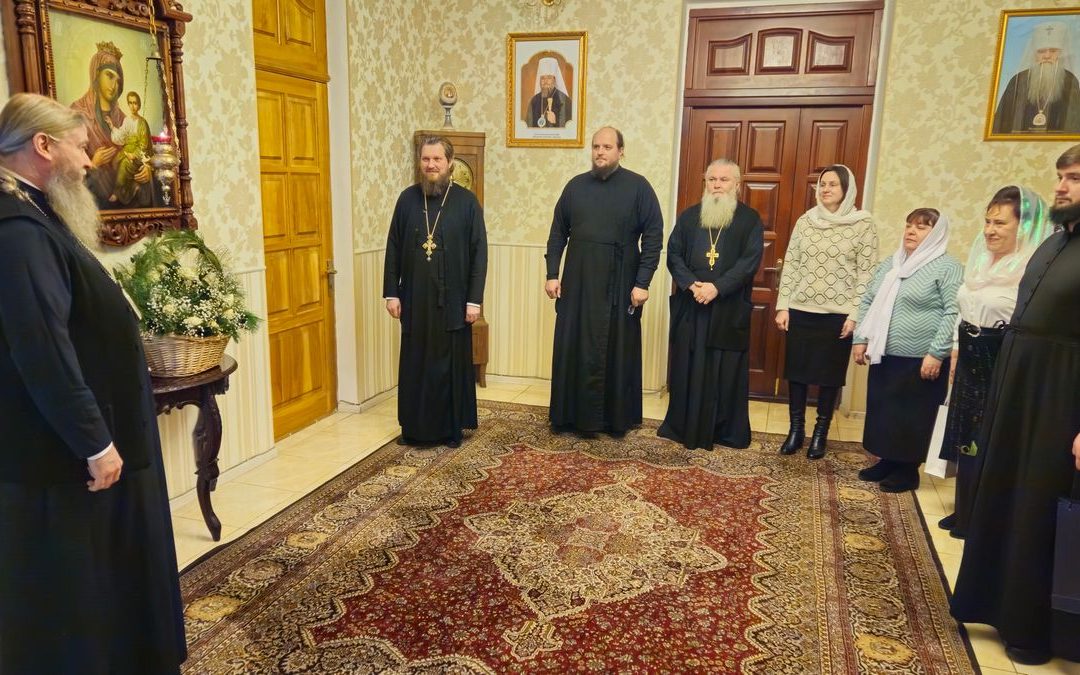 Сотрудники Епархиального управления поздравили владыку с Рождеством Христовым