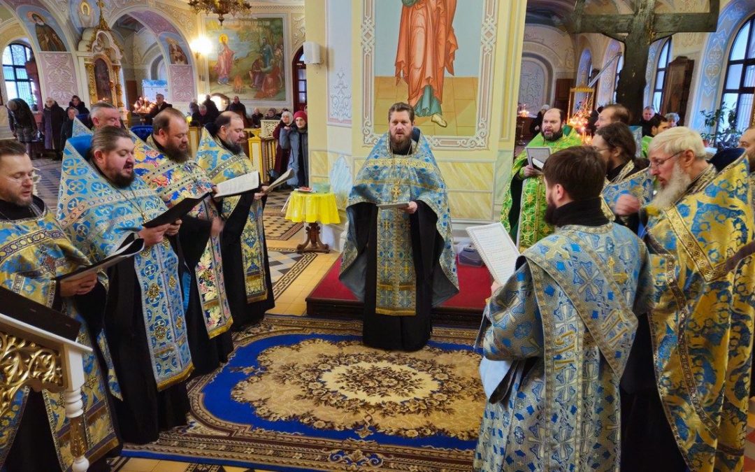 Акафист у Луганской иконы Божией Матери