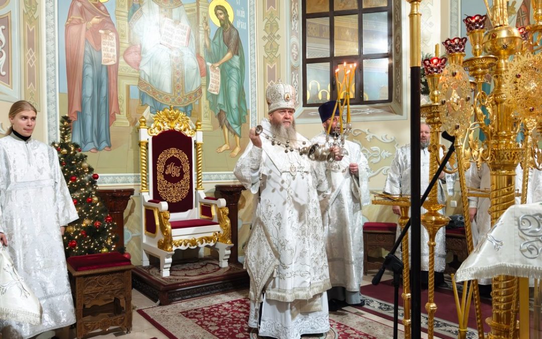 В Крещенский сочельник, митрополит Пантелеимон совершил богослужение в кафедральном соборе