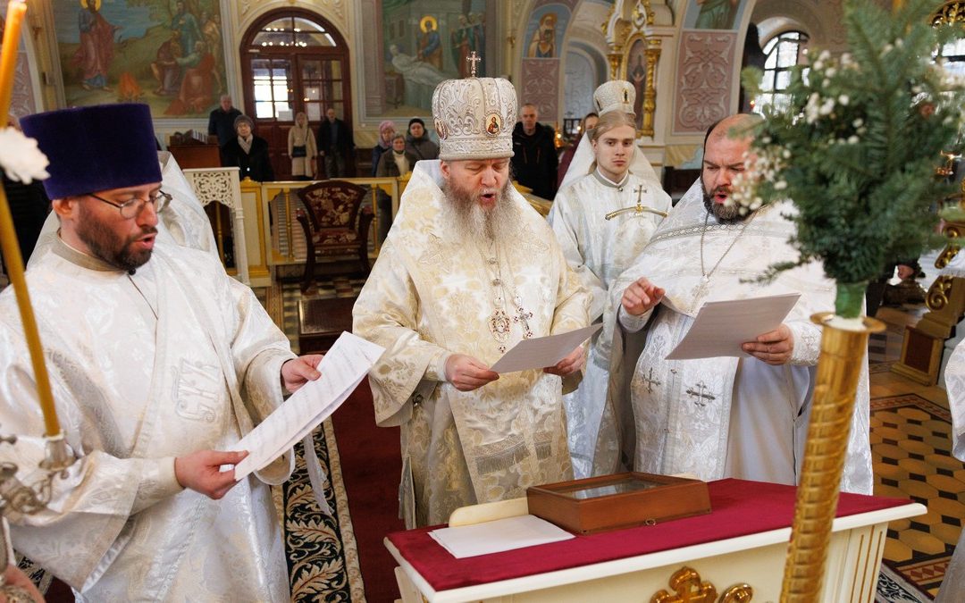 В Рождественский Сочельник митрополит Пантелеимон совершил богослужение в кафедральном соборе