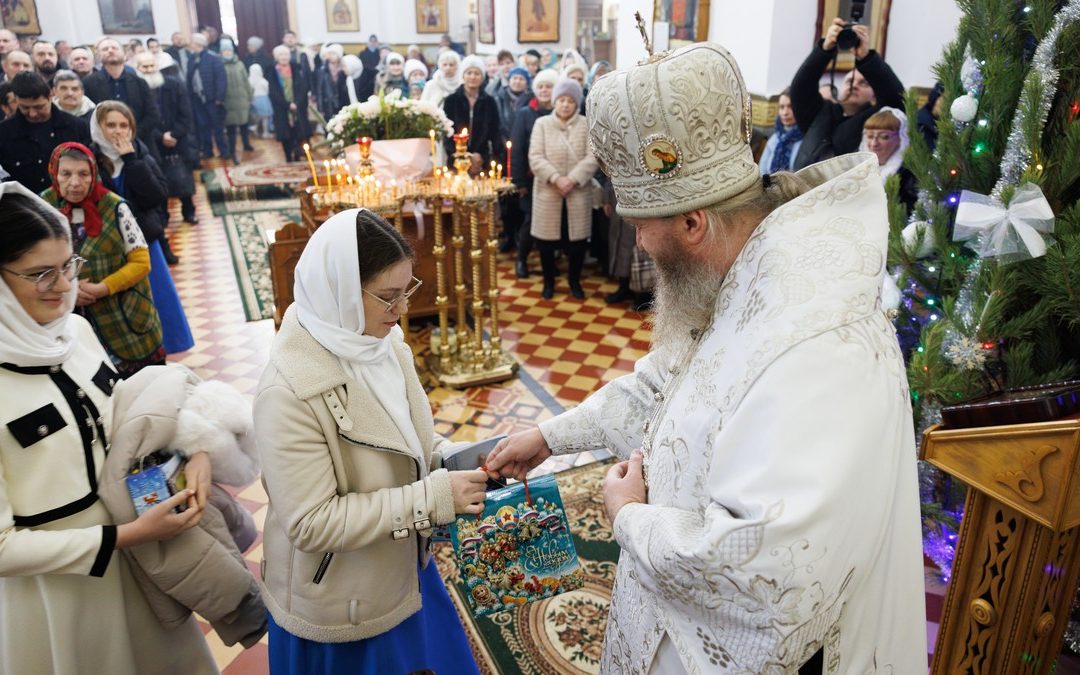 Митрополит Пантелеимон совершил богослужение во втором кафедральном городе