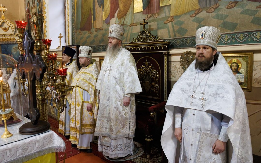 Митрополит Пантелеимон совершил праздничное богослужение в Николо-Преображенском соборе