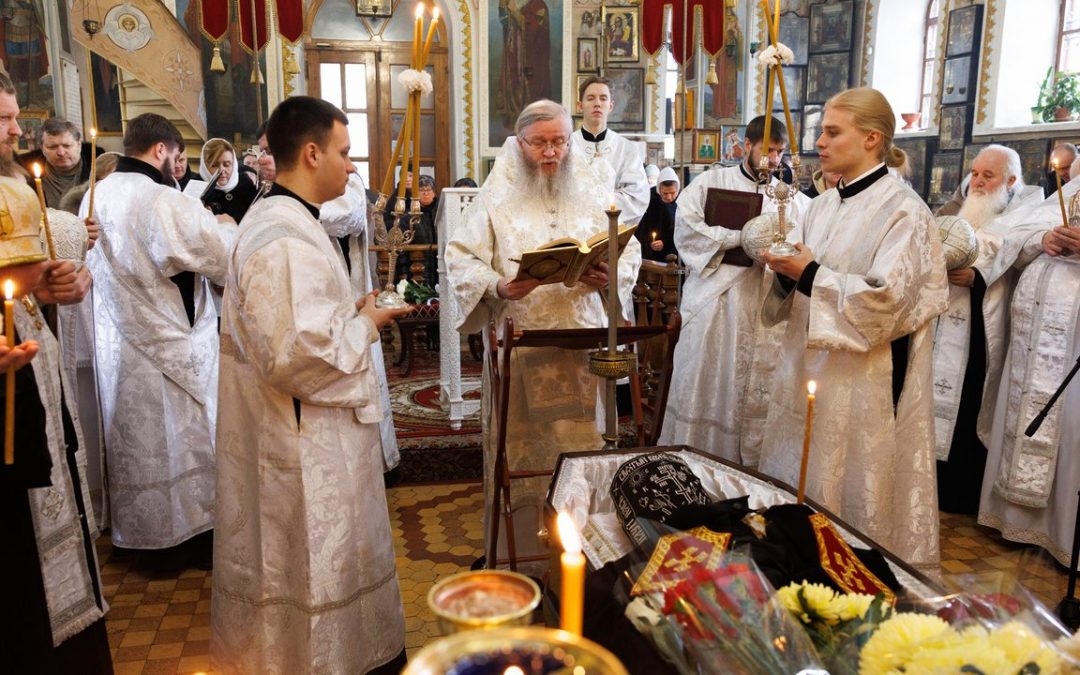 Митрополит Пантелеимон совершил заупокойную Литургию и отпевание новопреставленного архимандрита Пимена (Чеботарева)