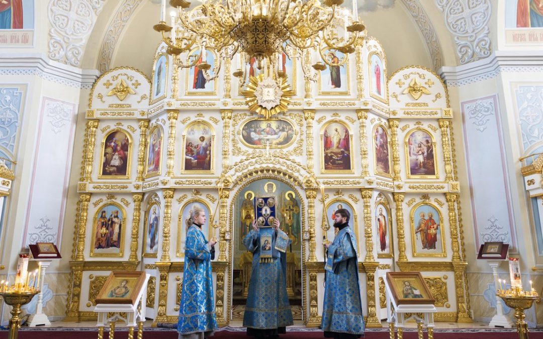 Митрополит Пантелеимон совершил молебен с акафистом у Луганской иконы Божией Матери