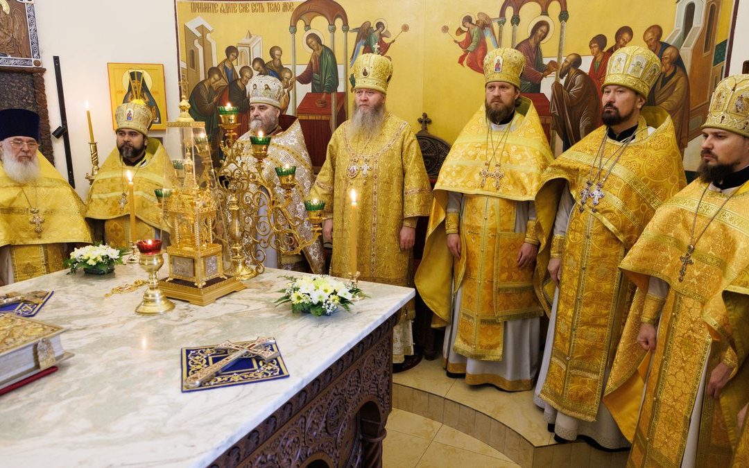 Правящий архиерей возглавил престольный праздник храма святителя Иоанна Златоуста