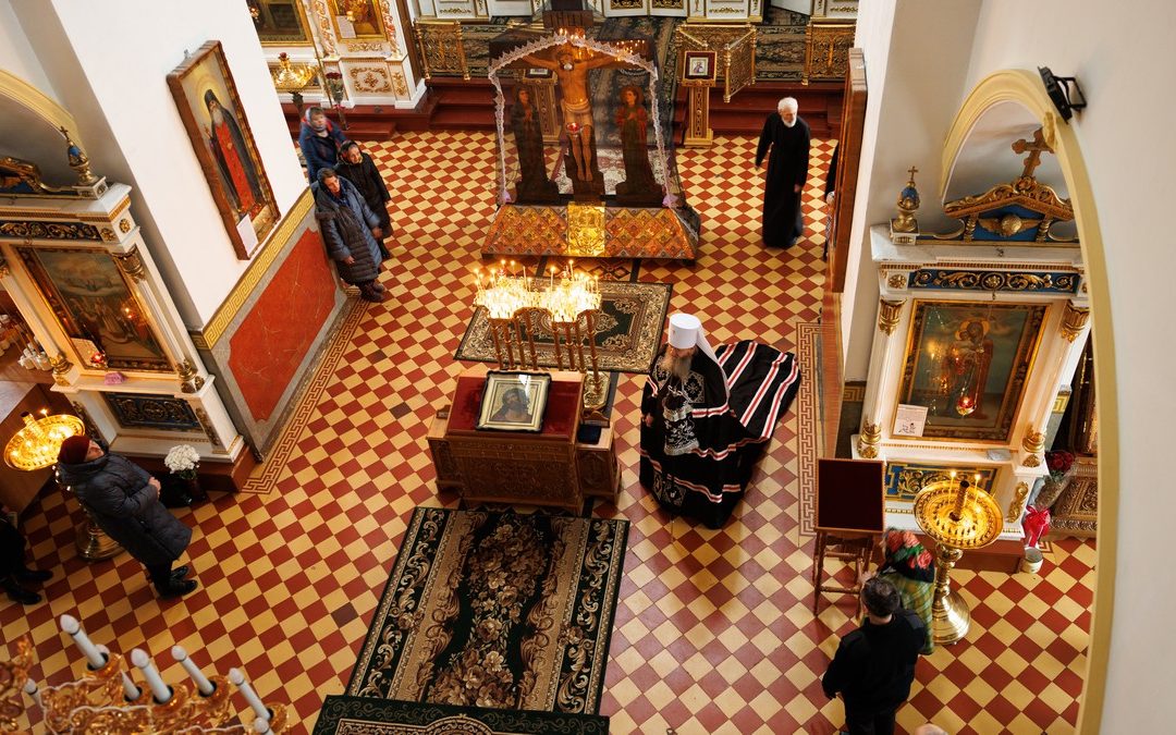 Алчевск. Правящий архиерей прочел третью часть Великого покаянного канона