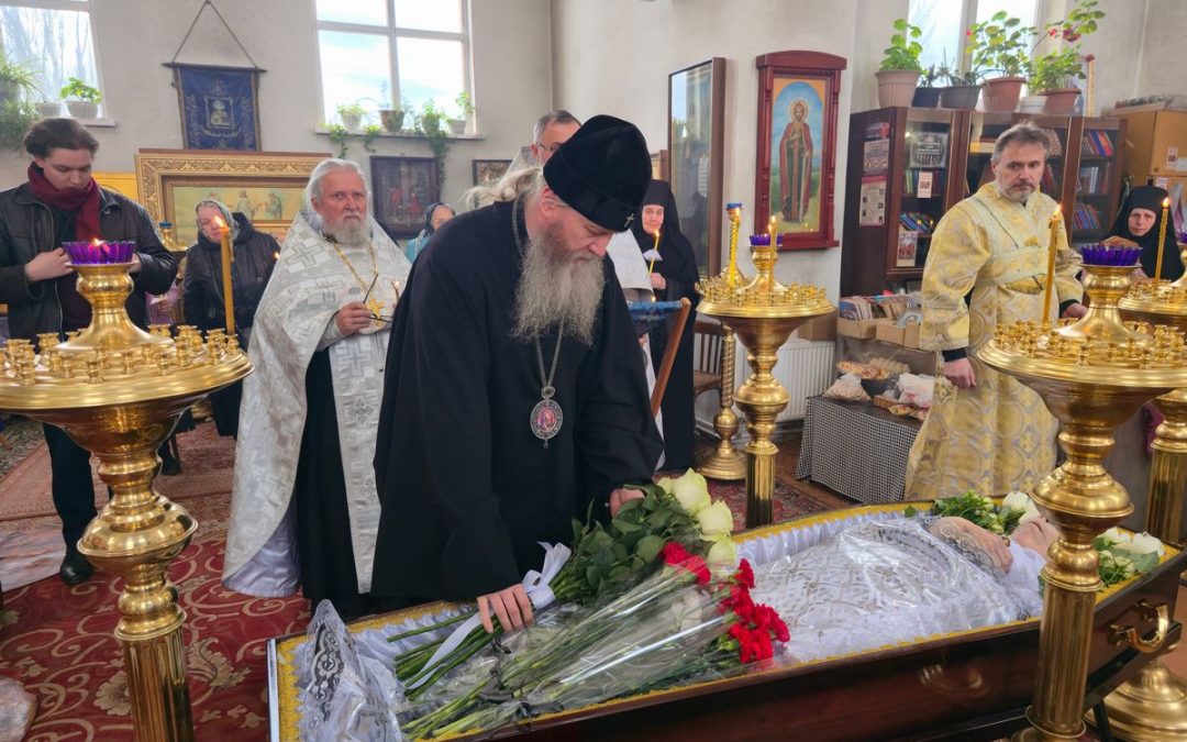 Митрополит Пантелеимон помолился об упокоении новопреставленной р.Б Нины