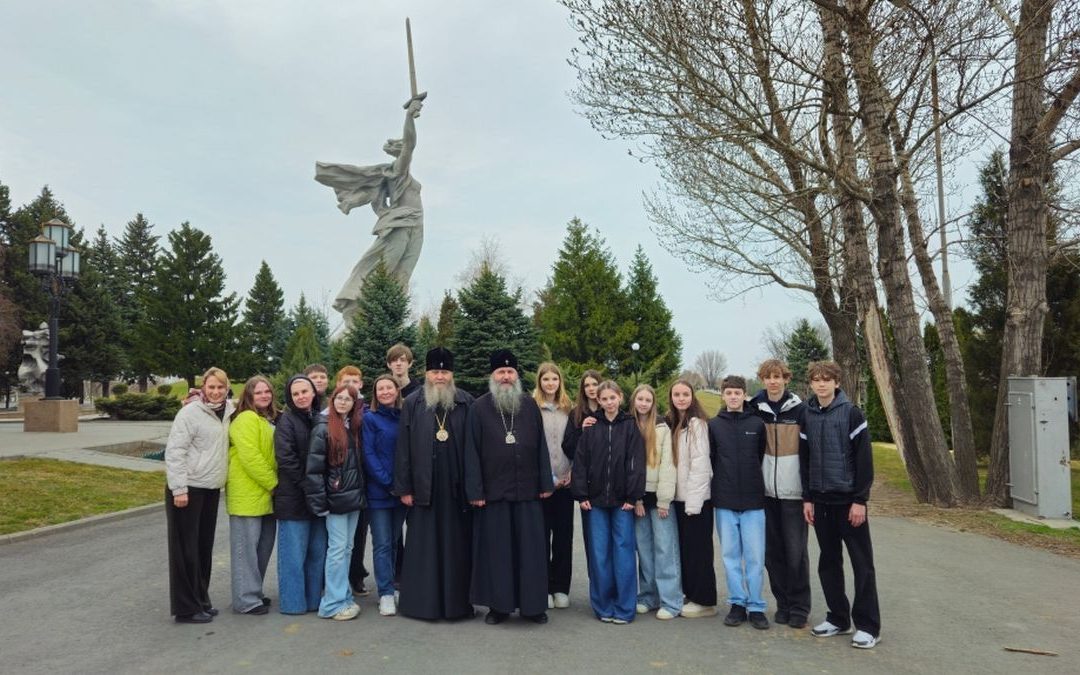 В рамках визита в Волгоградскую епархию митрополит Пантелеимон посетил Мамаев курган