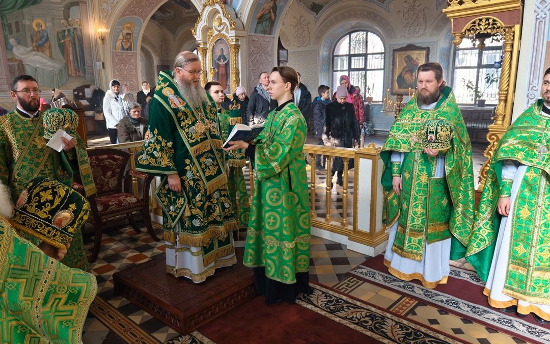 В Неделю 2-ю Великого поста митрополит Пантелеимон совершил Литургию в кафедральном соборе