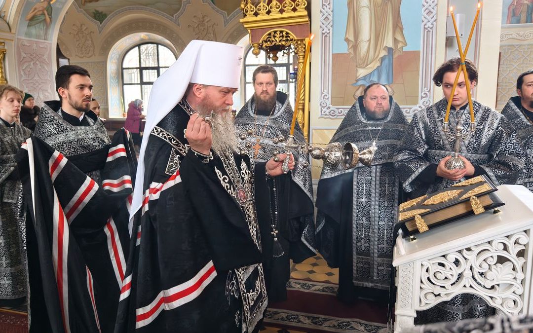 Митрополит Пантелеимон совершил второе чинопоследование Пассии