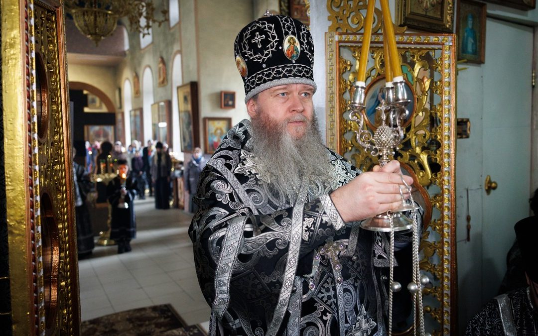 Митрополит Пантелеимон совершил Литургию Преждеосвященных Даров в храме Архистратига Божия Михаила