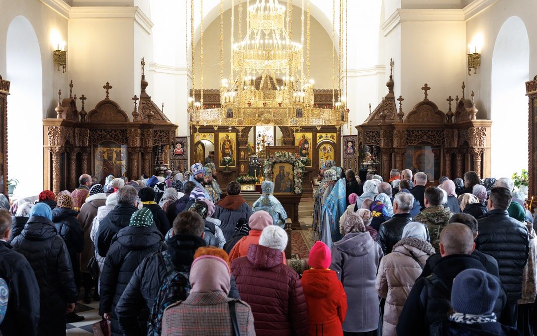 Митрополит Пантелеимон совершил богослужение в Вознесенском мужском монастыре