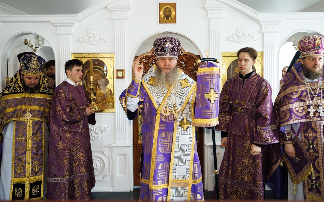 Митрополит Пантелеимон совершил Литургию Преждеосвященных Даров в Иоанно-Предтеченском мужском монастыре