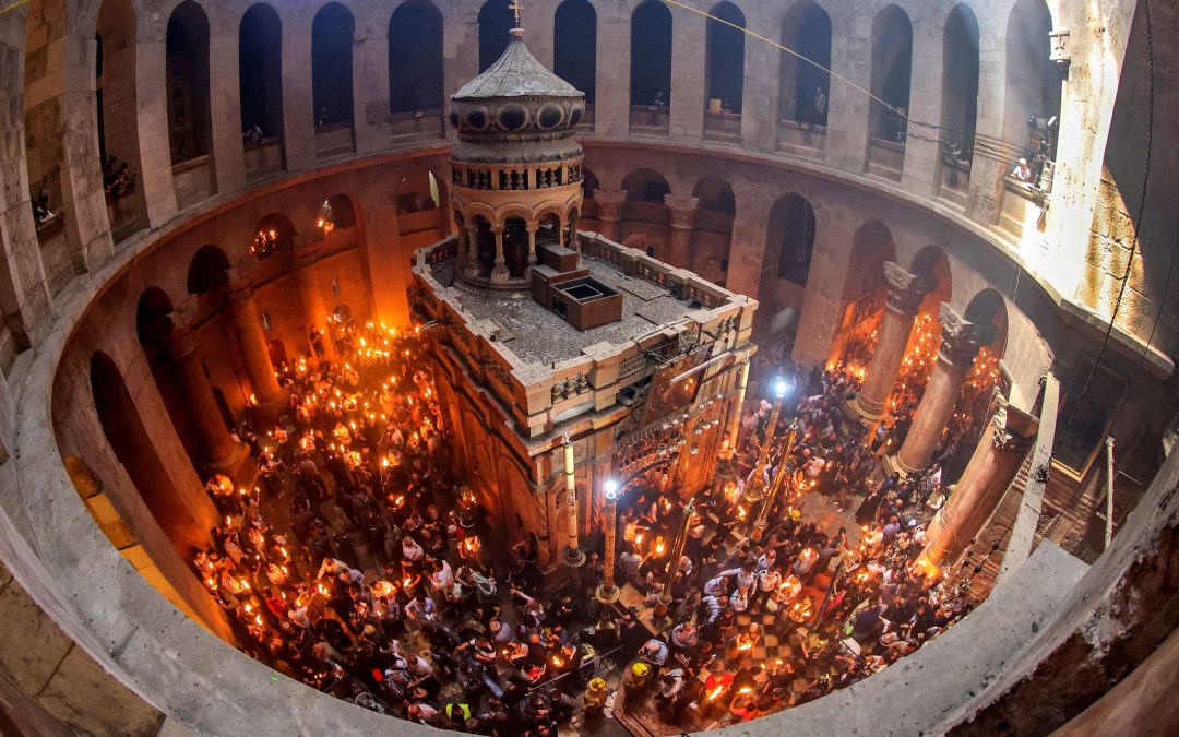 Благодатный огонь из Иерусалима доставят во Владимирский кафедральный собор г. Луганска  