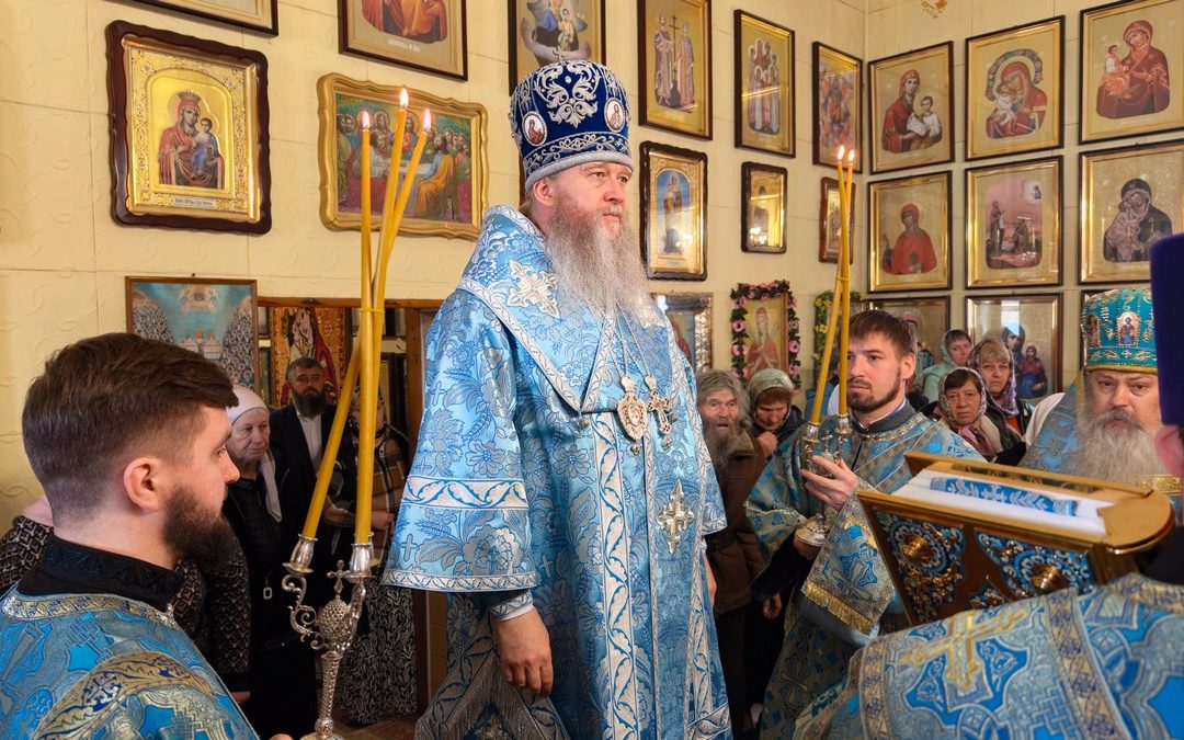 В праздник Благовещения Пресвятой Богородицы митрополит Пантелеимон совершил богослужение в Меловском благочинии