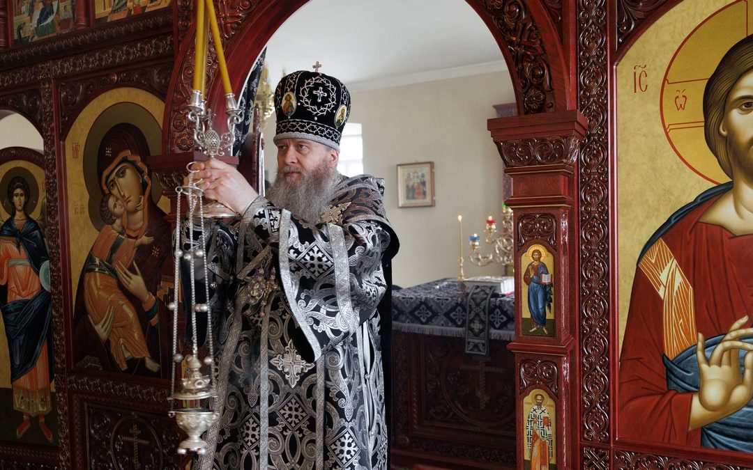 Митрополит Пантелеимон совершил Литургию Преждеосвященных Даров в Марковском благочинии