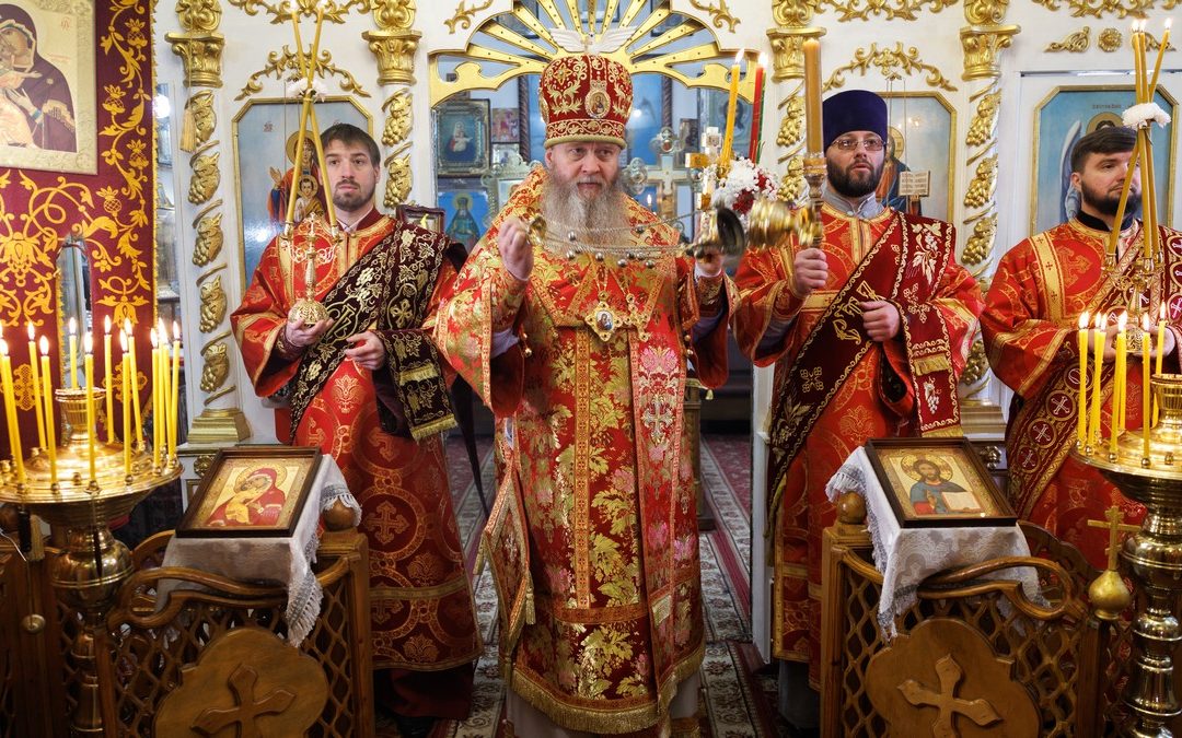 Митрополит Пантелеимон возглавил Пасхальные торжества в Перевальском благочинии