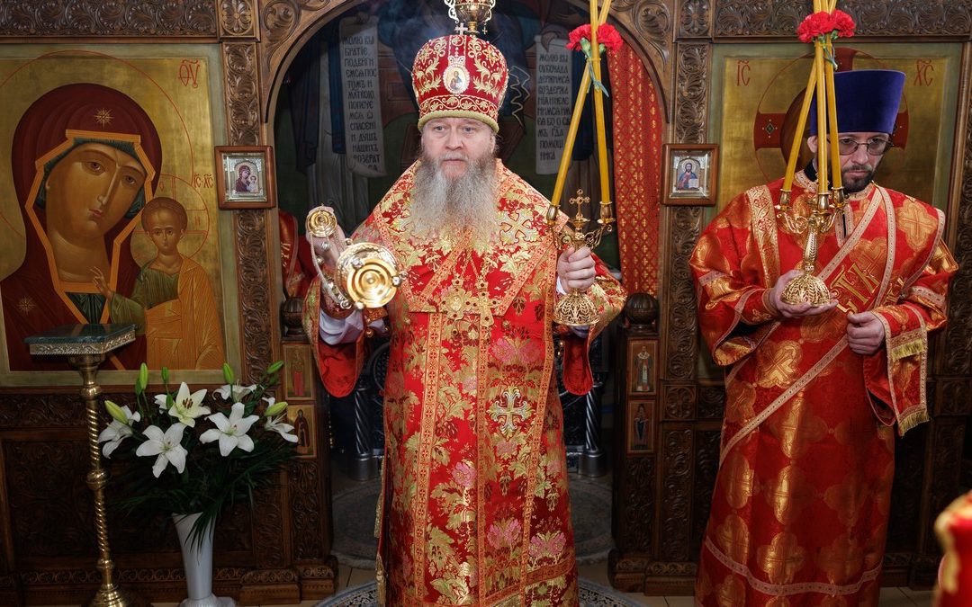 Митрополит Пантелеимон возглавил престольное празднование храма иконы Божией Матери Киево-Печерской