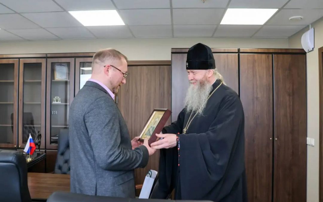 Состоялась встреча митрополита Луганского и Алчевского Пантелеимона с министром культуры ЛНР Р. Т. Олексиным