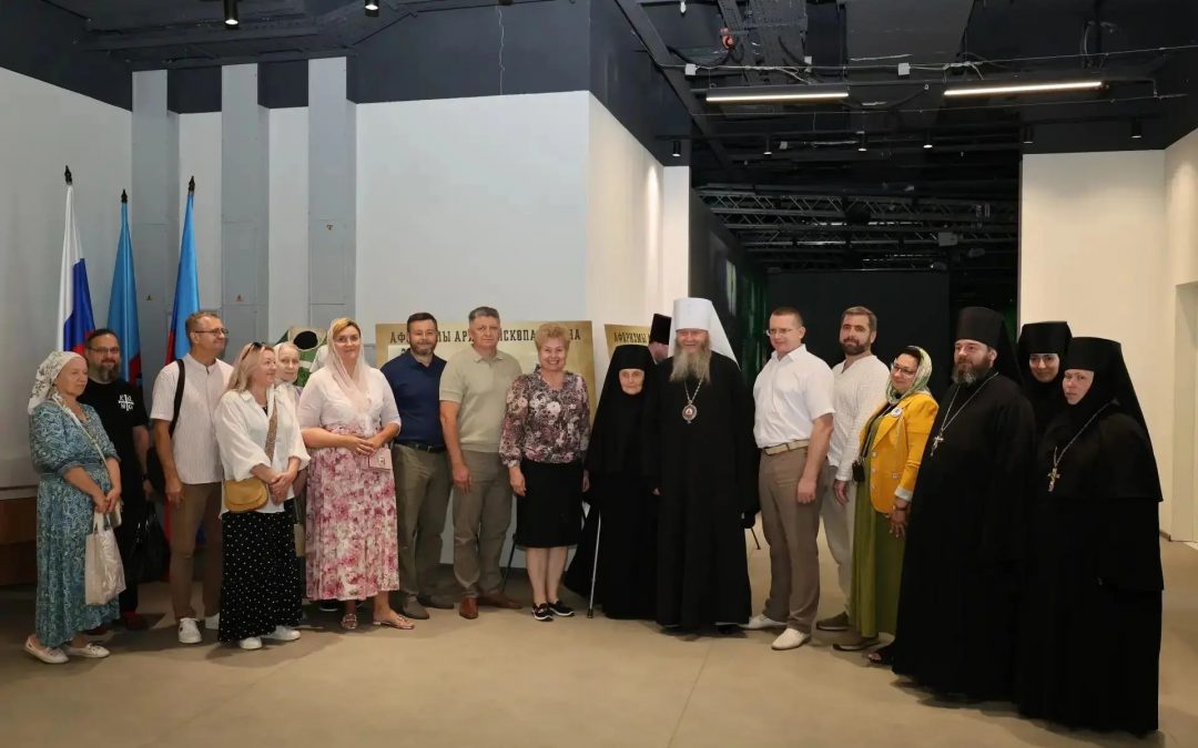 Митрополит Пантелеимон открыл в Луганске выставку посвящённую архиепископу Никону (Петину)