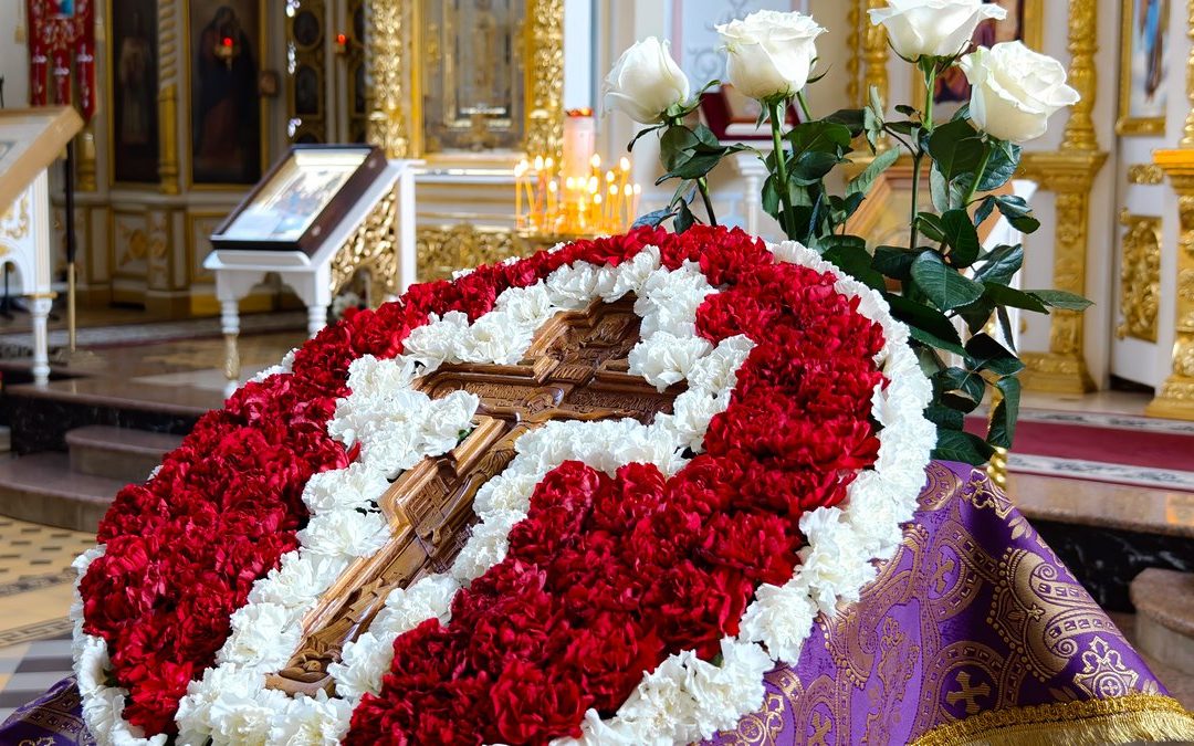 Митрополит Пантелеимон совершил богослужение Происхождения честных древ Животворящего Креста Господня