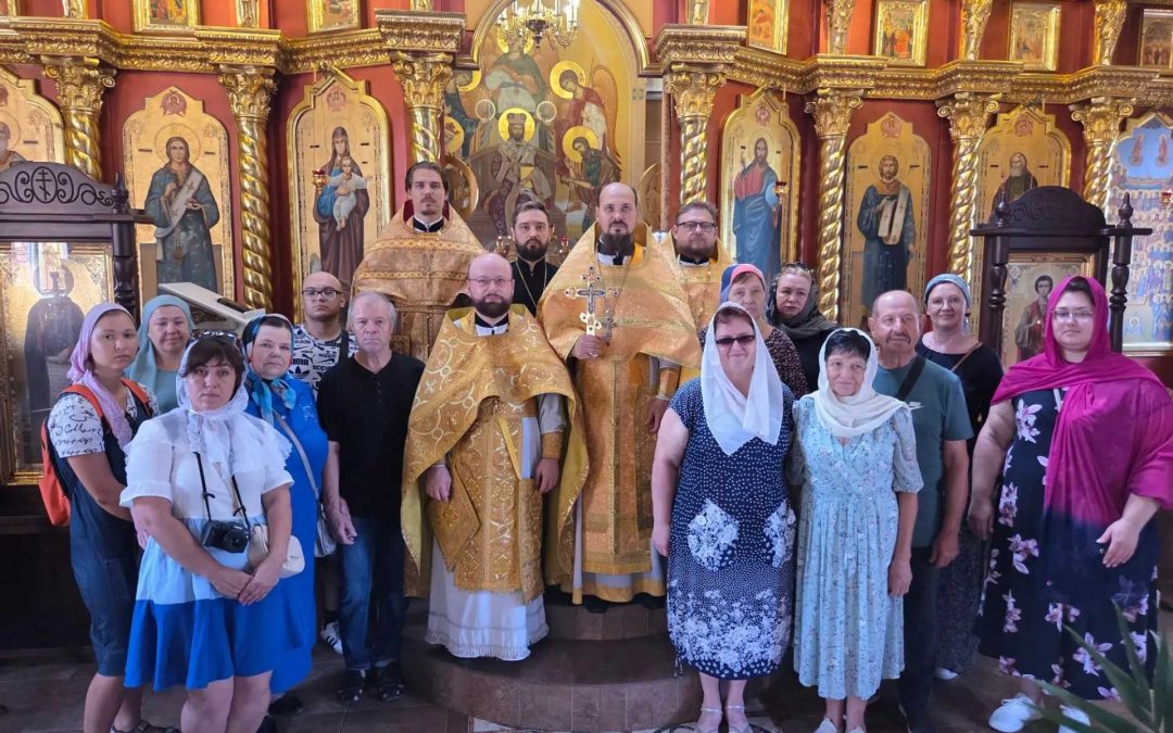 Божественная литургия с сурдопереводом в Луганске