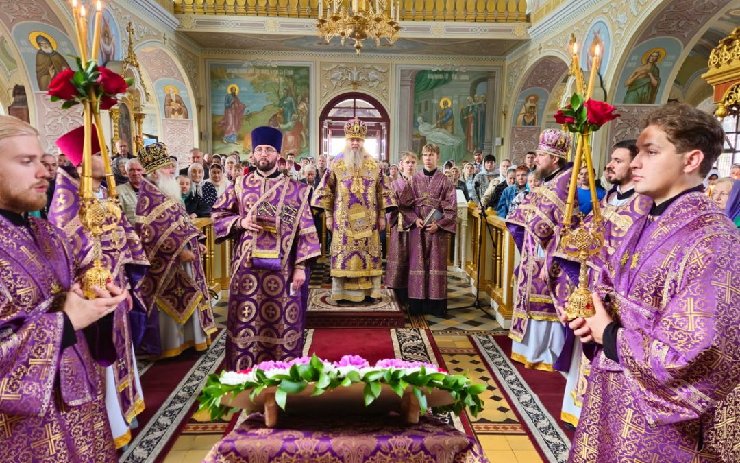 Митрополит Пантелеимон совершил богослужение праздника Воздвижения Креста Господня