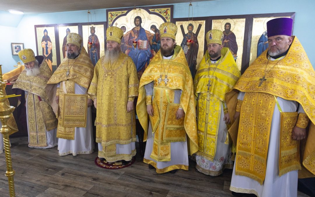 В день памяти святого благоверного князя Александра Невского митрополит Пантелеимон совершил Божественную литургию