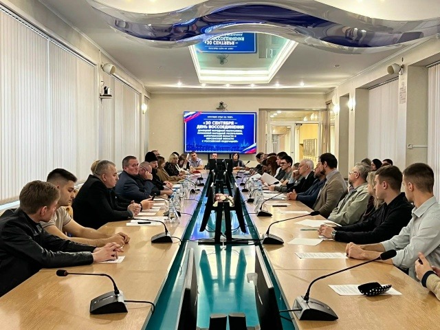 Слово Церкви в академическом пространстве: архимандрит Макарий на круглом столе ко Дню воссоединения