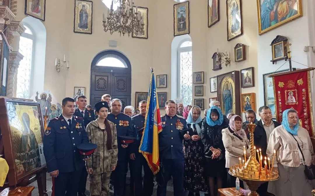 «Литургия в честь Покрова Пресвятой Богородицы: вместе — казаки, кадеты, студенты и духовенство»